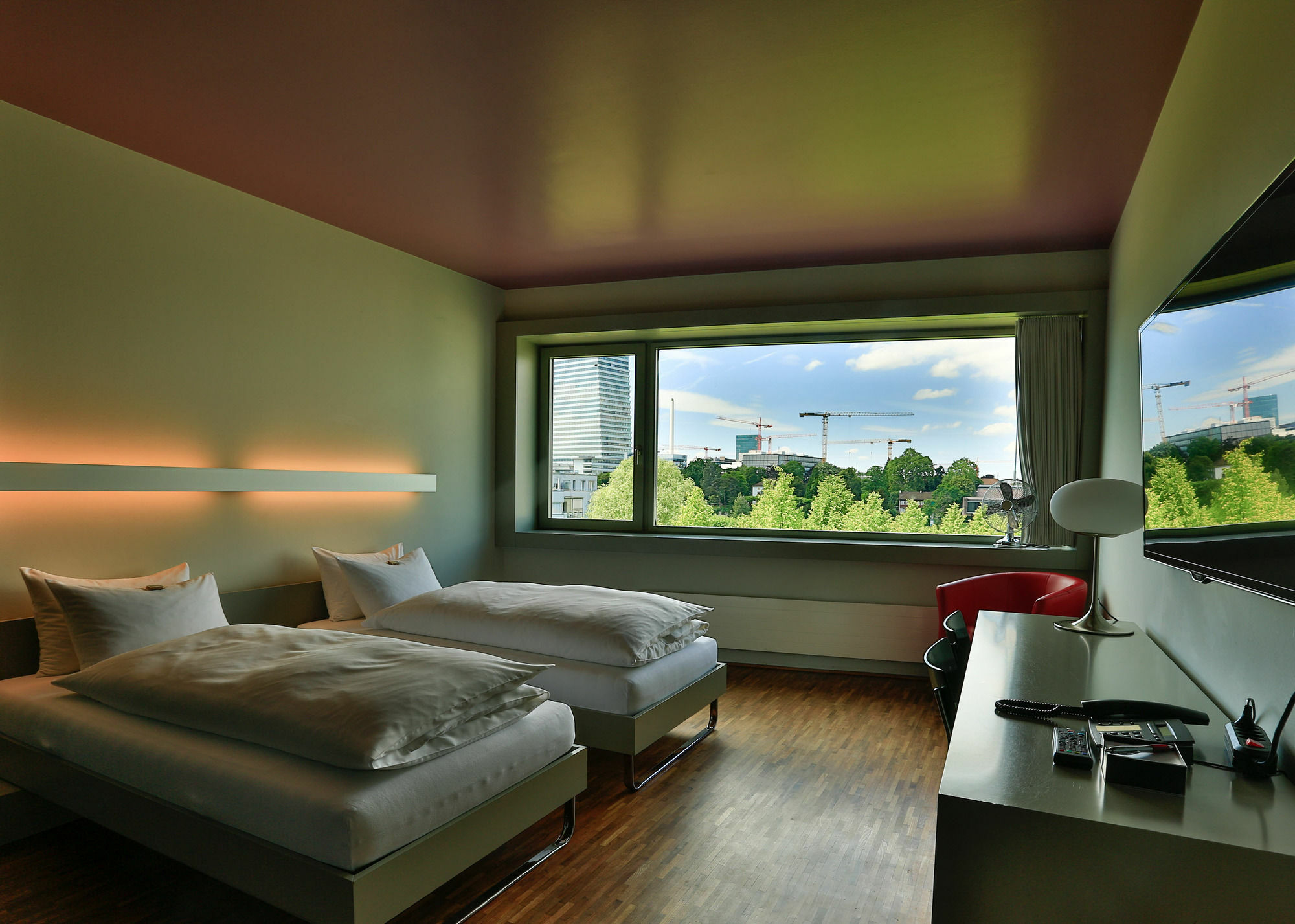 Dasbreitehotel Am Rhein Basel Exterior photo